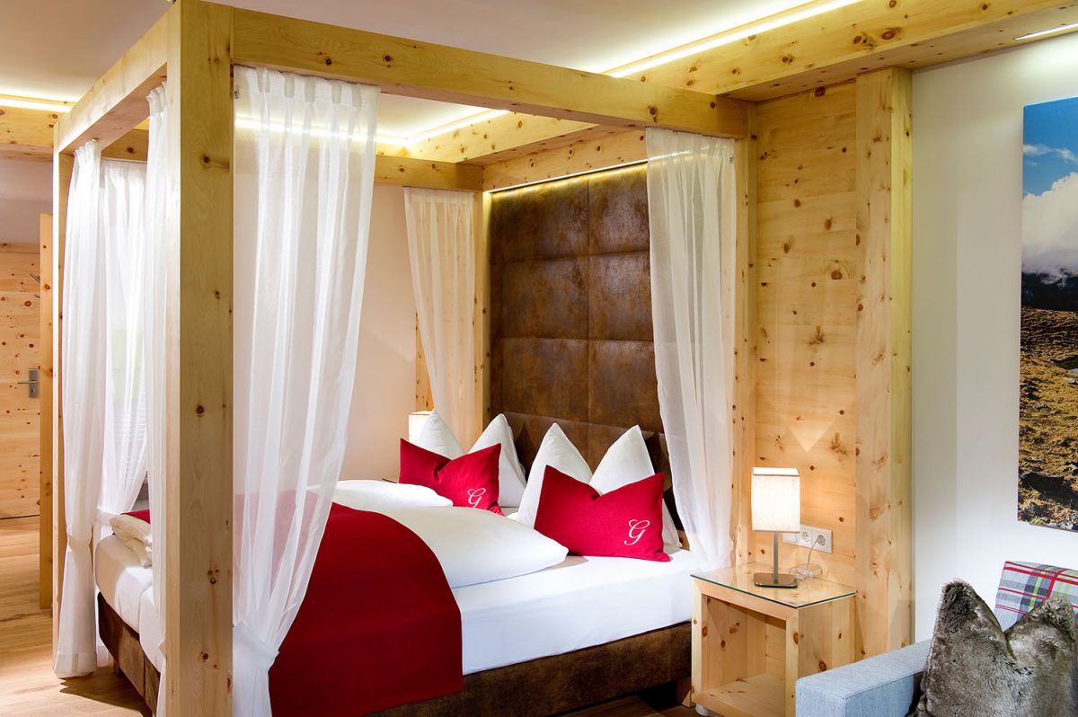 Just to fall in love with - the double room with four-poster bed in the Hotel Gambswirt